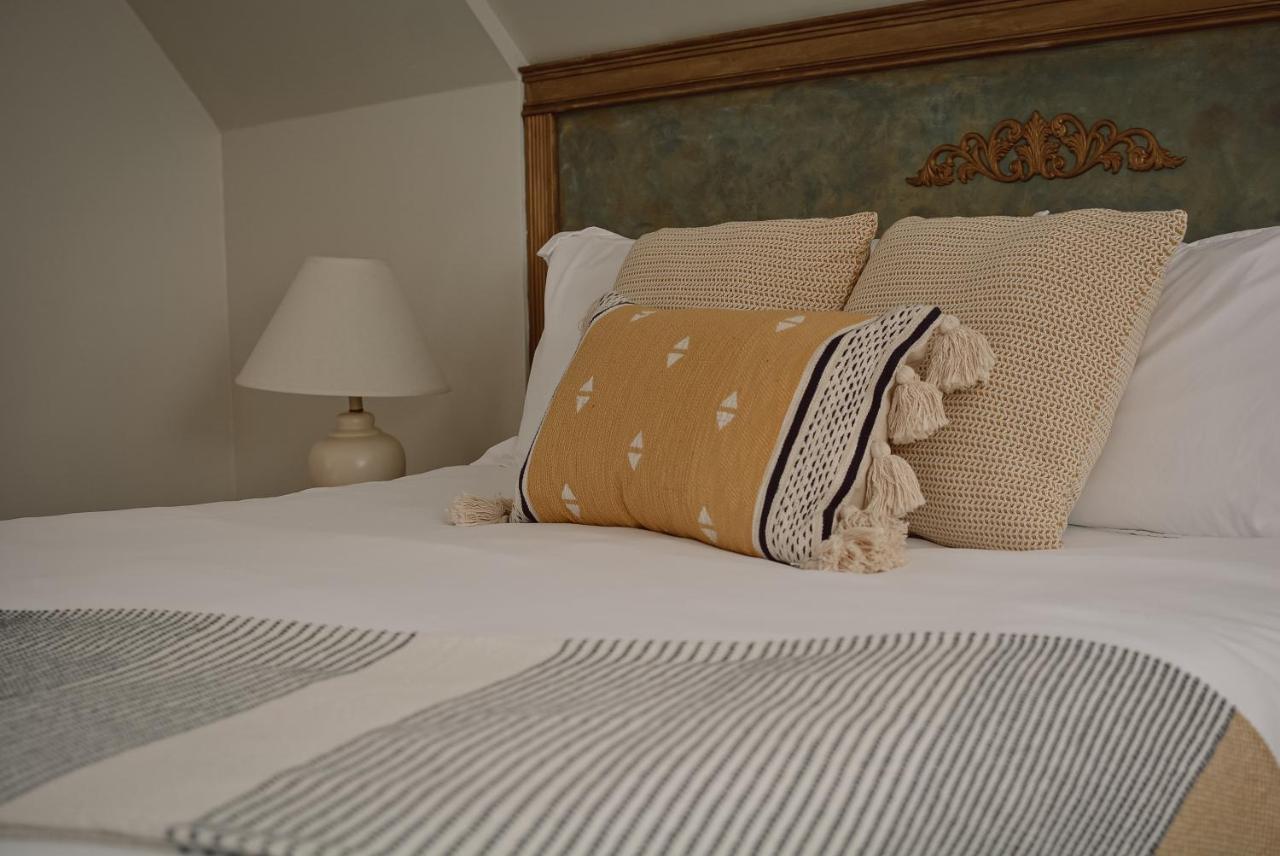 Hill Road Manor Bed & Breakfast 그랜드 폴스 - 윈저 외부 사진