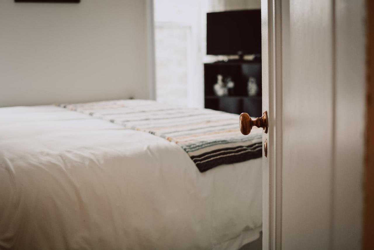 Hill Road Manor Bed & Breakfast 그랜드 폴스 - 윈저 외부 사진